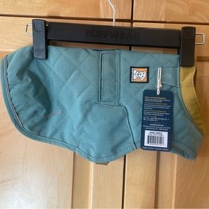 The Stumptown quilted dog jacket by Ruffwear NWT